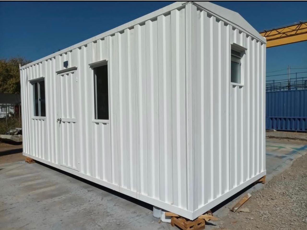 contenedor habitable HC de 20 pies modificado blanco
